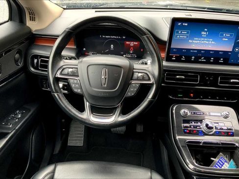 Used 2023 Lincoln Nautilus Reserve w/ Equipment Group 201A image 5