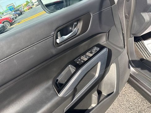 Used 2024 Nissan Pathfinder SL w/ SL Premium Package image 14