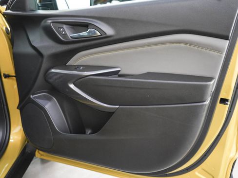 Used 2024 Chevrolet Trax ACTIV w/ Sunroof Package FWD image 9