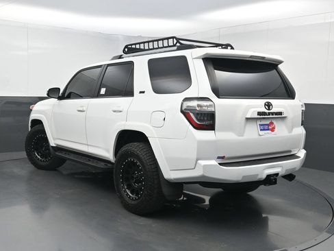 Used 2022 Toyota 4Runner SR5 Premium w/ Moonroof Package RWD image 21