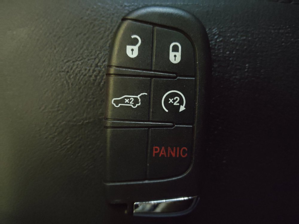 Used 2023 Jeep Compass Latitude w/ Convenience Group AWD/4WD image 32