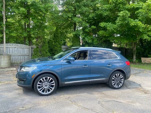 Used 2016 Lincoln MKX Reserve w/ Climate Package AWD/4WD image 2