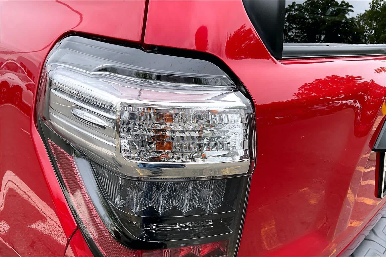 Used 2024 Toyota 4Runner TRD Off-Road Premium w/ Moonroof Package AWD/4WD image 29