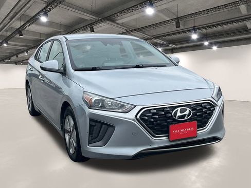 Used 2022 Hyundai Ioniq Blue image 2
