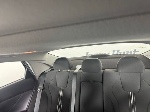 Used 2025 Hyundai Elantra SEL image 5