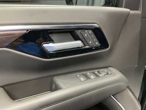 New 2026 Chevrolet Suburban LT AWD/4WD image 13
