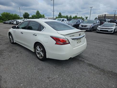 Used 2015 Nissan Altima 2.5 SL w/ Moonroof Package FWD image 5