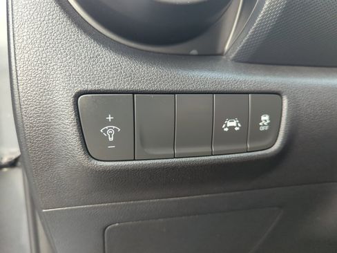 Used 2020 Hyundai Kona SE image 32