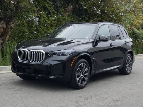 Used 2025 BMW X5 sDrive40i w/ Executive Package image 26