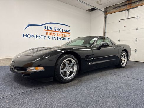 Used 2003 Chevrolet Corvette Coupe w/ Preferred Equipment Group RWD image 4