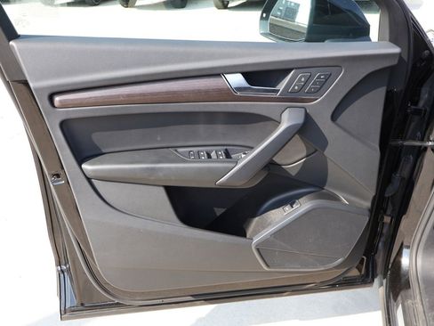 Used 2022 Audi Q5 2.0T Premium w/ Convenience Package image 27