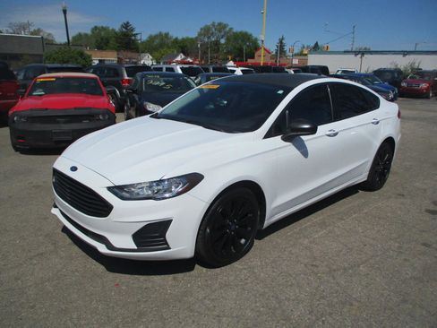 Used 2020 Ford Fusion SE AWD/4WD image 3