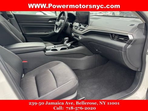 Used 2024 Nissan Altima 2.5 SV w/ SV Premium Package FWD image 22
