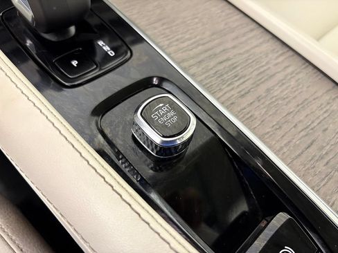 Used 2023 Volvo XC90 B6 Plus w/ Protection Package Premier AWD/4WD image 28