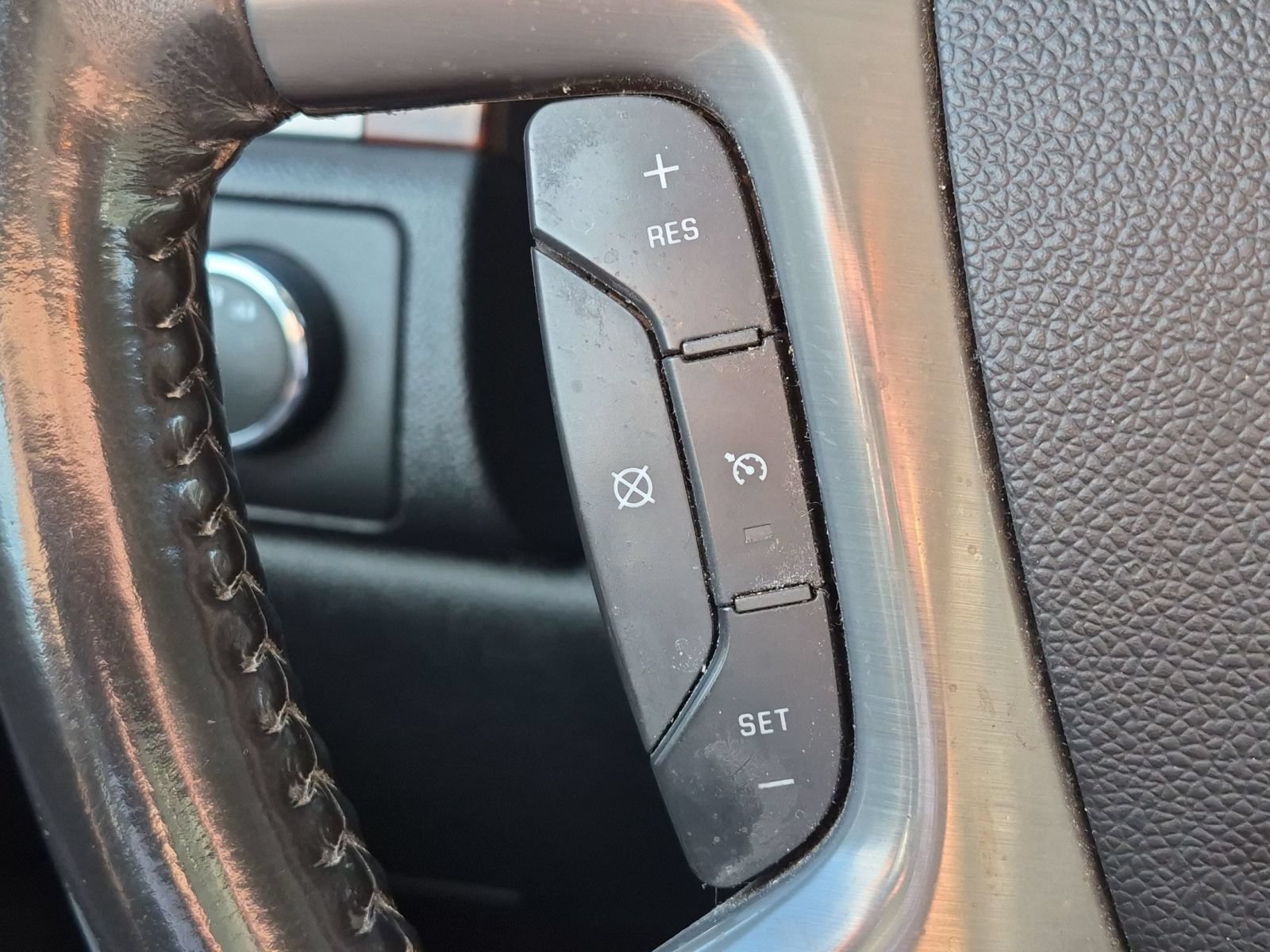 Used 2009 GMC Sierra 1500 SLT w/ SLT Convenience Package AWD/4WD image 18