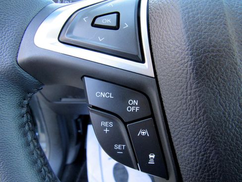 Used 2024 Ford Edge SEL w/ Convenience Package image 13