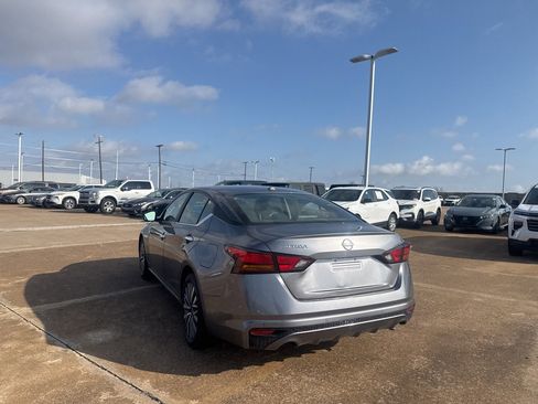 Certified 2025 Nissan Altima 2.5 SV image 18