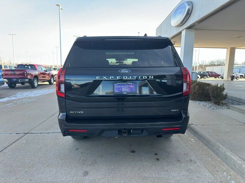 Used 2025 Ford Expedition Max Active image 9