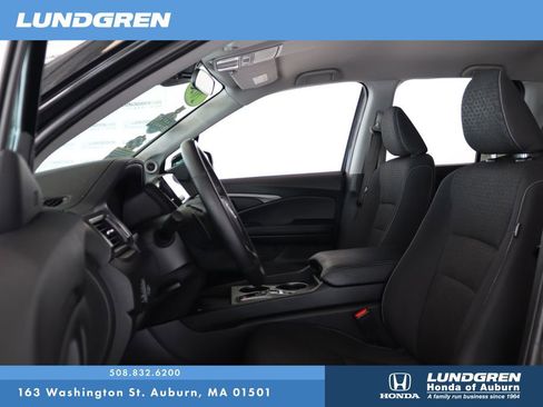 Used 2025 Honda Ridgeline Sport image 10