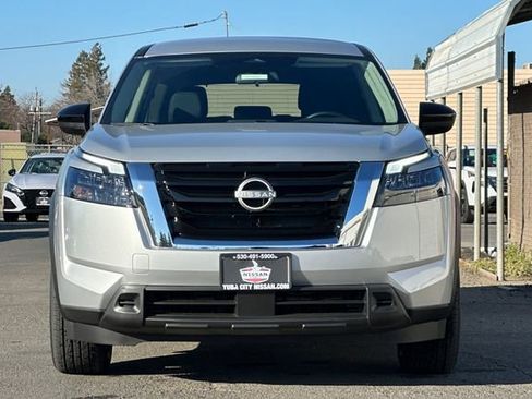 New 2025 Nissan Pathfinder S image 5