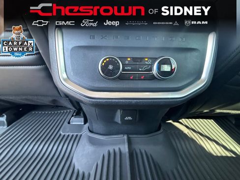 Used 2025 Ford Expedition Platinum AWD/4WD image 32