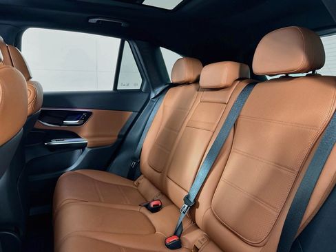 Certified 2026 Mercedes-Benz GLC 300 image 9