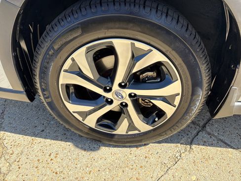 Used 2020 Subaru Outback Touring w/ Popular Package #2 image 10