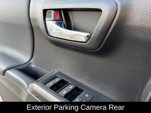 Used 2023 Toyota Tacoma TRD Off-Road image 15