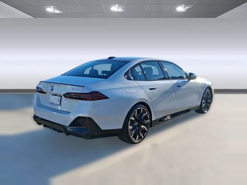 New 2026 BMW 540i xDrive w/ M Sport Package image 9