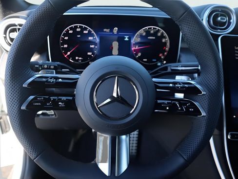 Used 2026 Mercedes-Benz GLC 300 4MATIC image 36