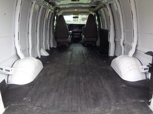 Used 2023 GMC Savana 2500 Extended w/ Driver Convenience Package image 6