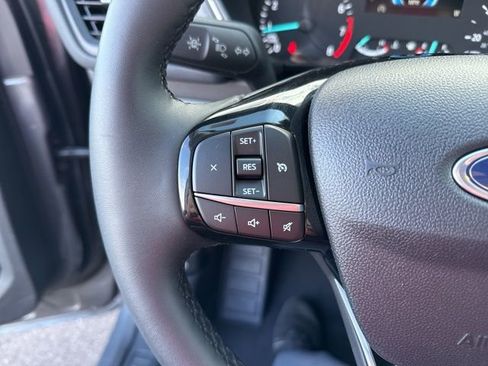 Used 2022 Ford Escape SE w/ Cold Weather Package image 12