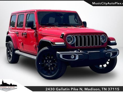 Used 2025 Jeep Wrangler Unlimited Sahara AWD/4WD image 1