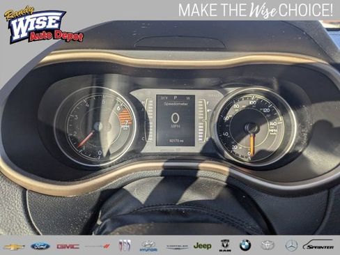 Used 2016 Jeep Cherokee Latitude w/ Cold Weather Group image 11