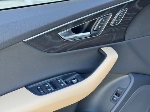 Used 2025 Audi Q7 3.0T Premium w/ Convenience Package image 19