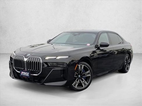 Used 2023 BMW 740i image 1