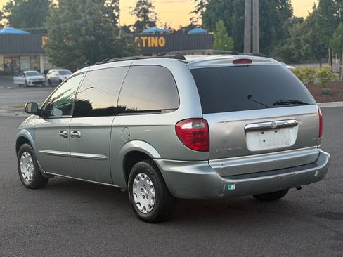 Used 2003 Chrysler Town & Country LX FWD image 6