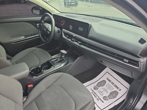 Used 2025 Kia K4 FWD image 18