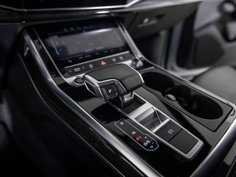 Used 2025 Audi Q7 2.0T Premium w/ Convenience Package AWD/4WD image 35