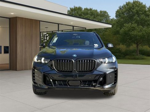 New 2026 BMW X5 xDrive50e w/ M Sport Package image 3