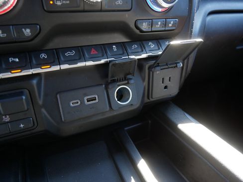 Used 2019 GMC Sierra 1500 Denali w/ Denali Ultimate Package AWD/4WD image 34