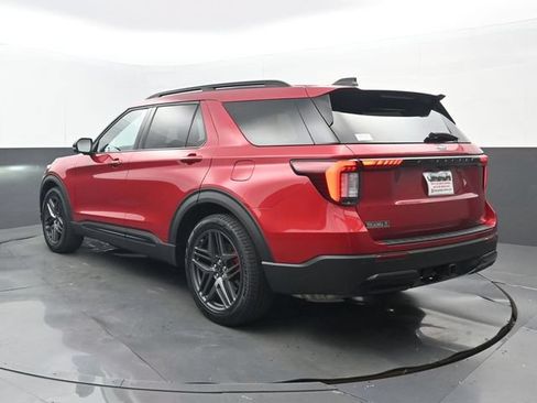 Used 2025 Ford Explorer ST-Line w/ Premium Package RWD image 3