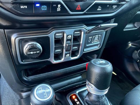 Used 2023 Jeep Wrangler Unlimited w/ Cold Weather Group image 26