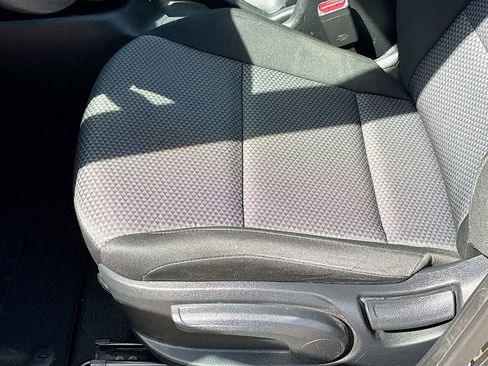 Used 2025 Kia Soul LX w/ LX Technology Package image 18