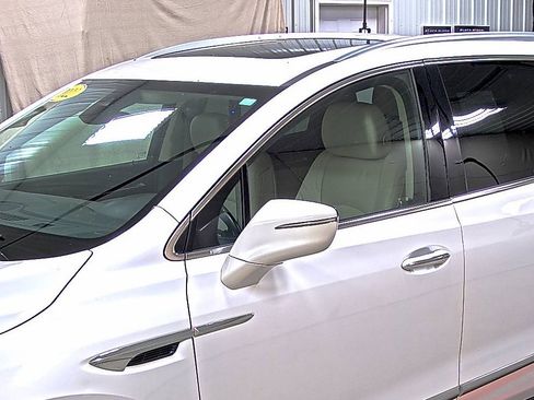 Used 2022 Buick Enclave Essence w/ Experience Buick Package image 8