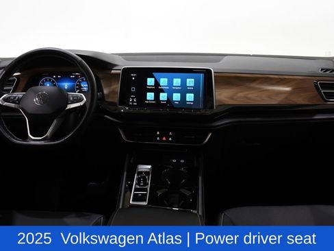 Used 2025 Volkswagen Atlas SE FWD image 8