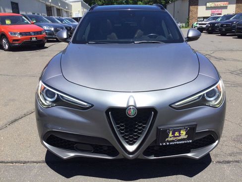 Used 2019 Alfa Romeo Stelvio Ti Sport w/ Quick Order Package 22S Sport AWD/4WD image 3