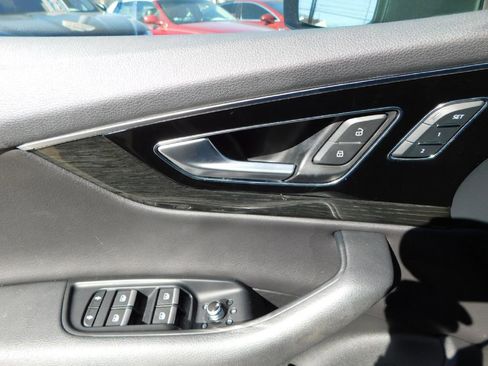 Used 2017 Audi Q7 3.0T Premium Plus image 32
