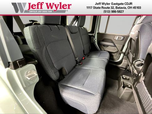 New 2026 Jeep Wrangler Unlimited Sahara w/ Rockslide Package AWD/4WD image 19