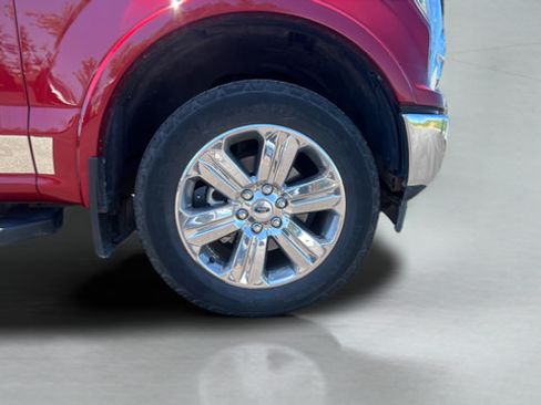 Used 2019 Ford F150 Lariat w/ Equipment Group 502A Luxury AWD/4WD image 29